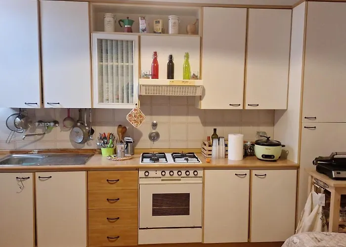 Homestay Stanza In Condiviso Nel Centro Storico Di Parma