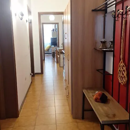 Stanza In Condiviso Nel Centro Storico Di * Parma