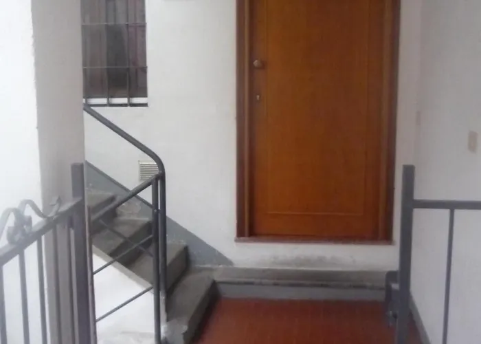 Stanza In Condiviso Nel Centro Storico Di Проживание в семье