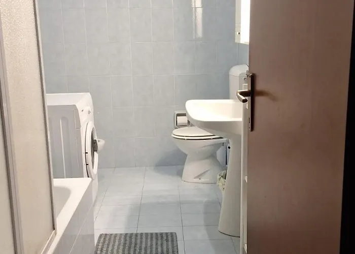 Stanza In Condiviso Nel Centro Storico Di * Парма